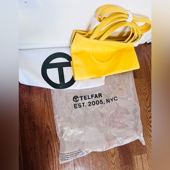 Brand new, not taken out of original package. TELFAR Yellow medium tote bag - Picture 3 of 9